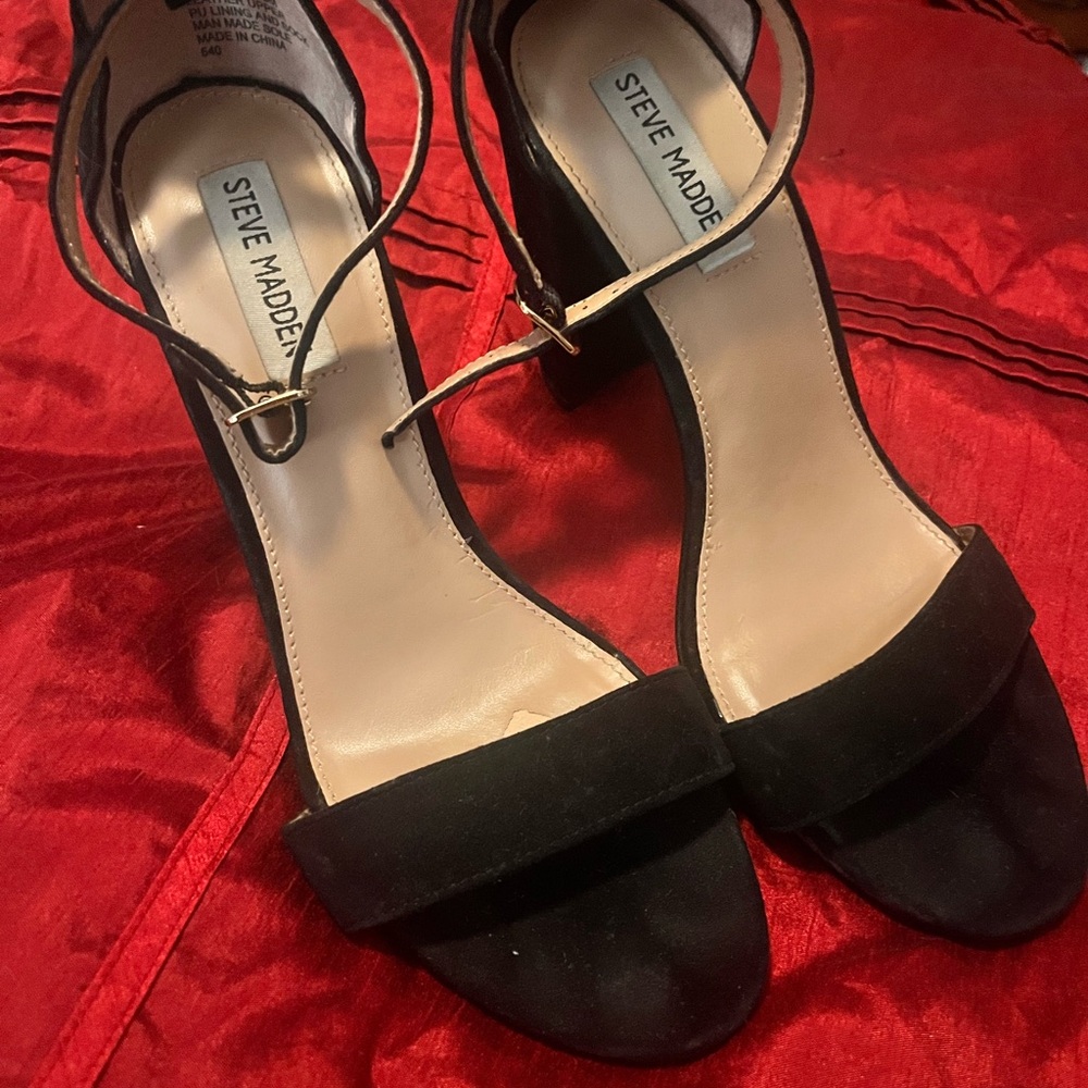 Steve Madden Women's Suede Heels (black)